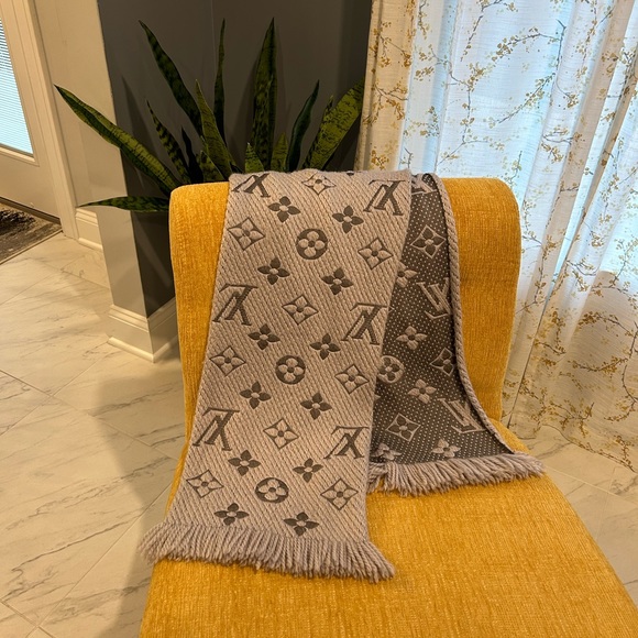 Louis Vuitton wool scarf 100% authentic - Picture 1 of 9